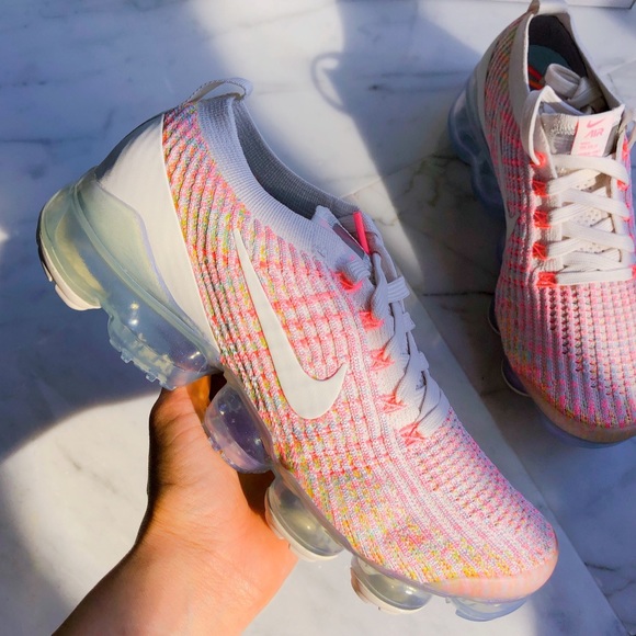 Air Vapormax Flyknit - Picture 2 of 8